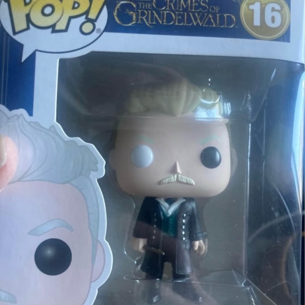 5 Harry Potter funko figures.   4 nib.